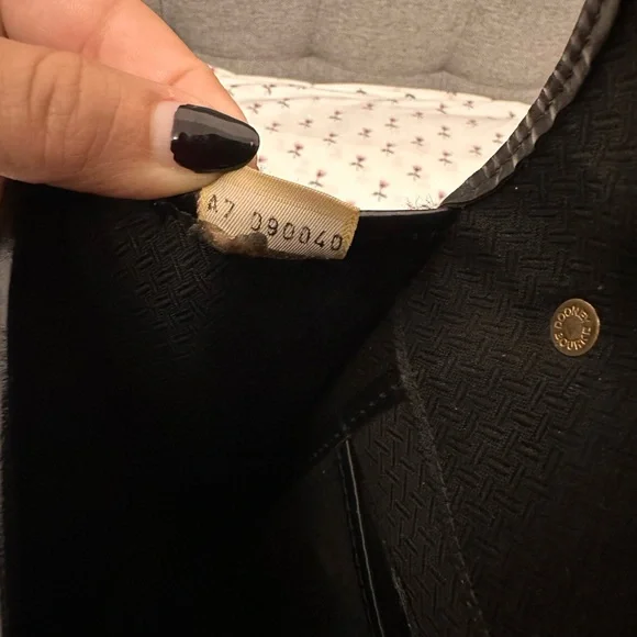 Vintage Y2K Dooney & Bourke Cabriolet black perforated leather backpack - Picture 9 of 10